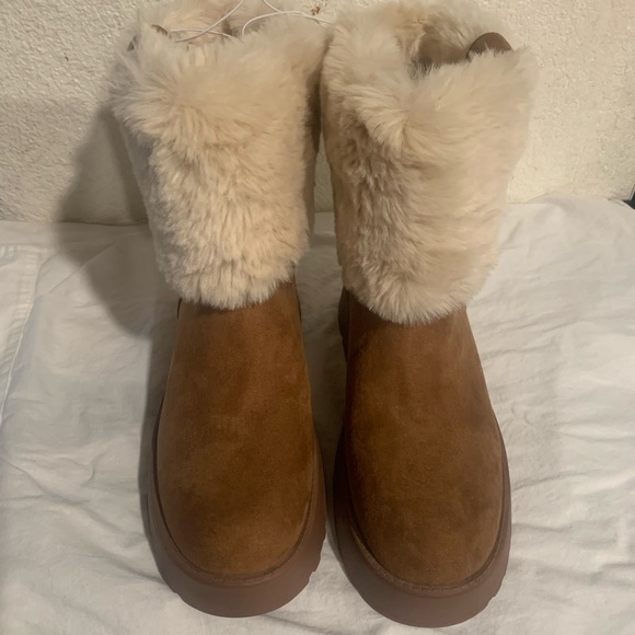 Shoes - Brown Ankle Boots with Cream Fur Lining and Suede Material